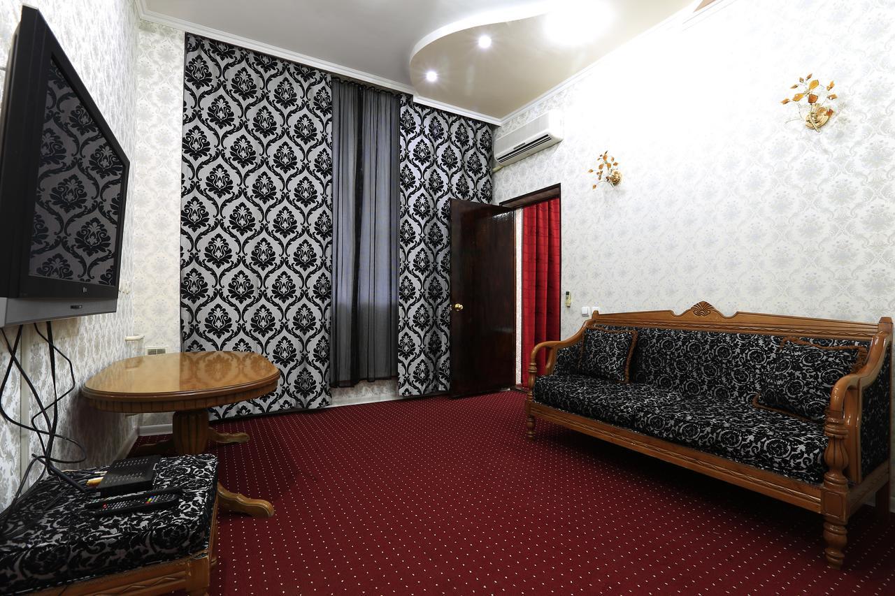 Hostel Raddus-Jss Tasken Kültér fotó