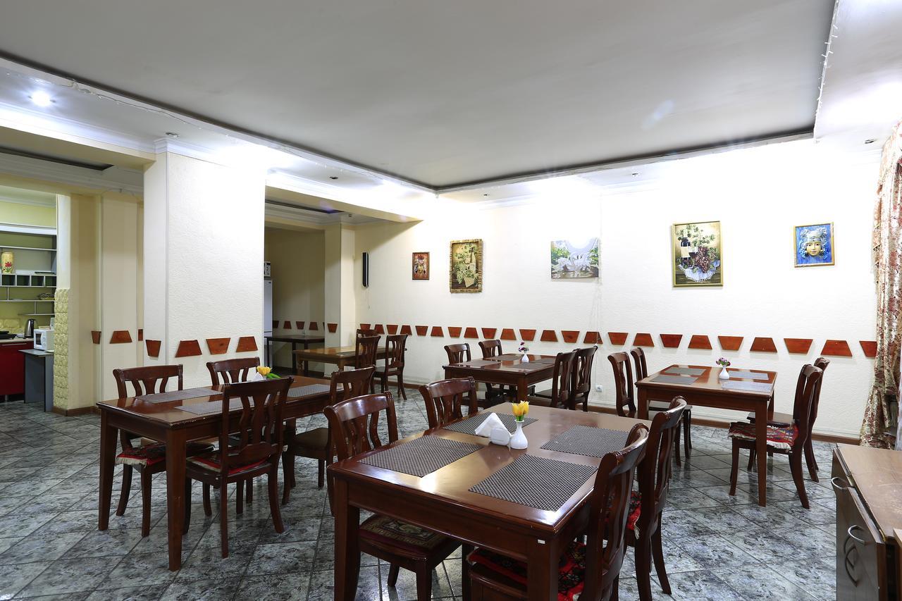 Hostel Raddus-Jss Tasken Kültér fotó